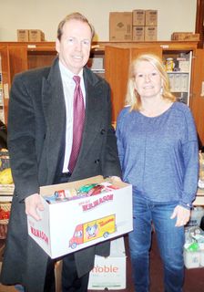 Register O'Donnell Delivers Donated Food to Brookline Food Pantry